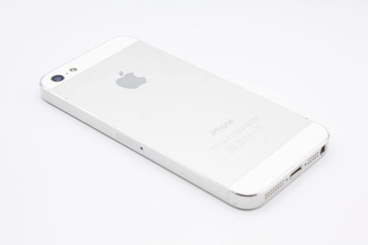 �������ò� iPhone5 16GB au �ۥ磻�ȡ�����С� C���