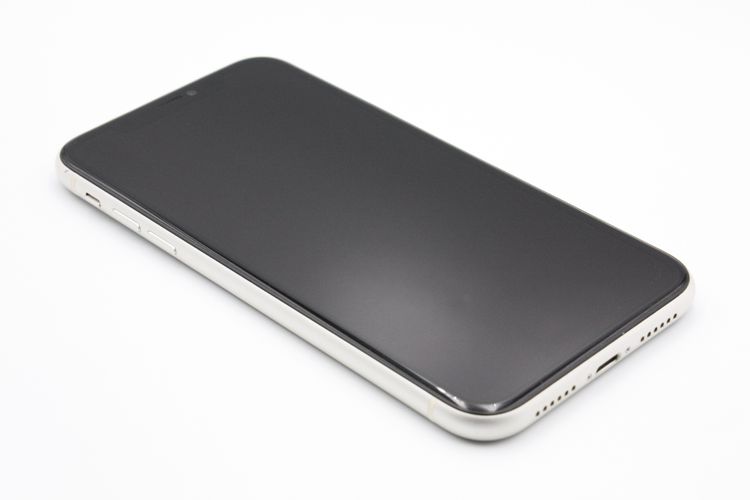 �������ò� iPhone11 64GB SIM���å�����Ѥ� �ۥ磻�� B���