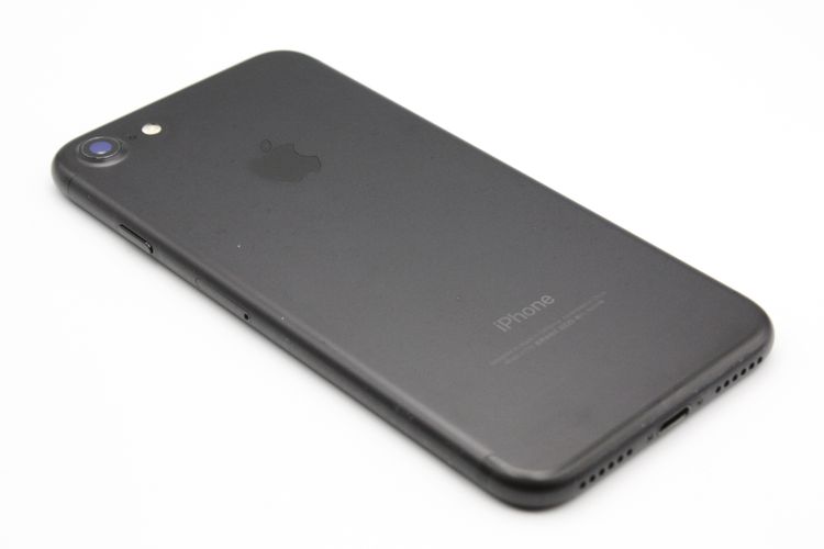 iPhone7 32GB SIM���å�����Ѥ� �֥�å� C���