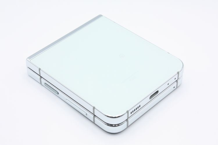 �������ò� Galaxy Z Flip5 SCG23 �ߥ�� au��SIM�ե꡼ B���