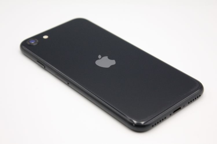 �Хåƥ꡼�����ɹ�(93%) iPhoneSE ��3���� 64GB �ߥåɥʥ��� C���