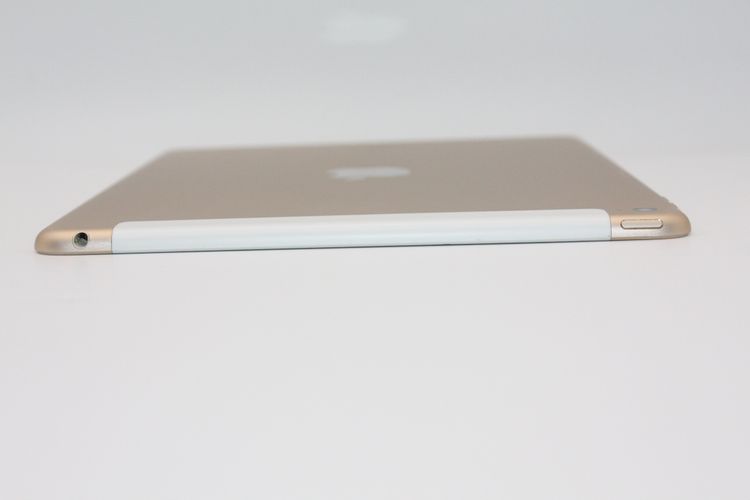 iPad Air 2 Wi-Fi + Cellular 16GB ������� au B���