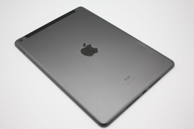 iPad ��9���� 64GB Wi-Fi + Cellular��ǥ� ���ڡ������쥤 B���
