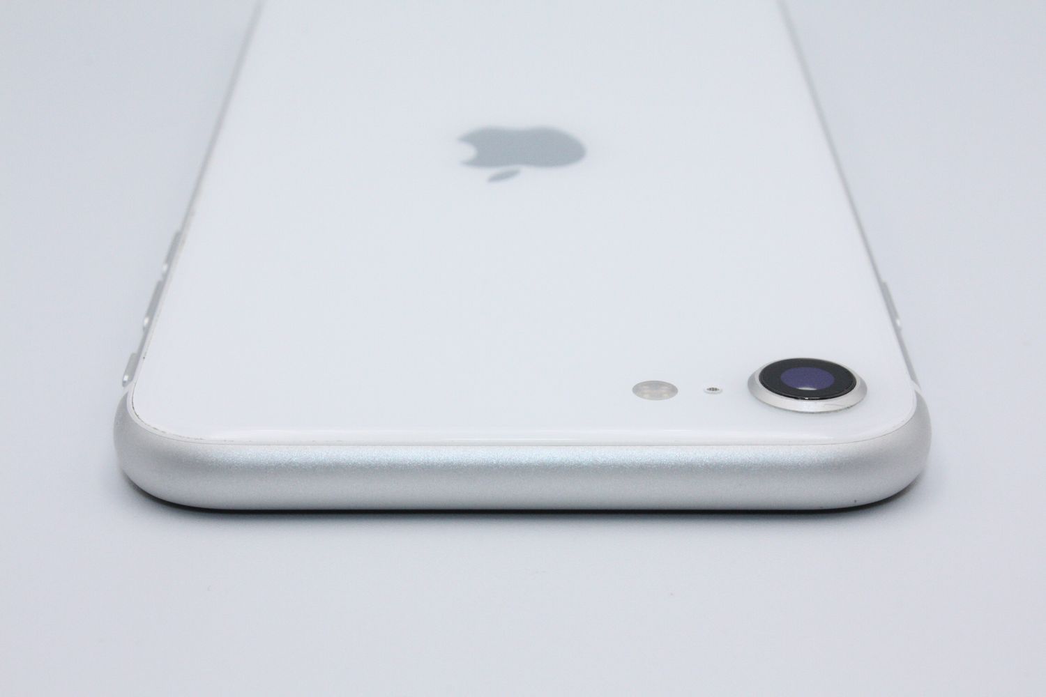 ムスビー｜訳あり特価 iPhoneSE 第2世代 64GB ホワイト SIMフリー 