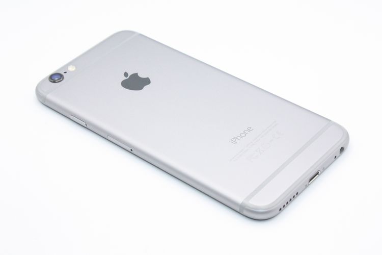 �������ò� �Хåƥ꡼�����ɹ�(100��) iPhone6 16GB ���ڡ������쥤 au B���