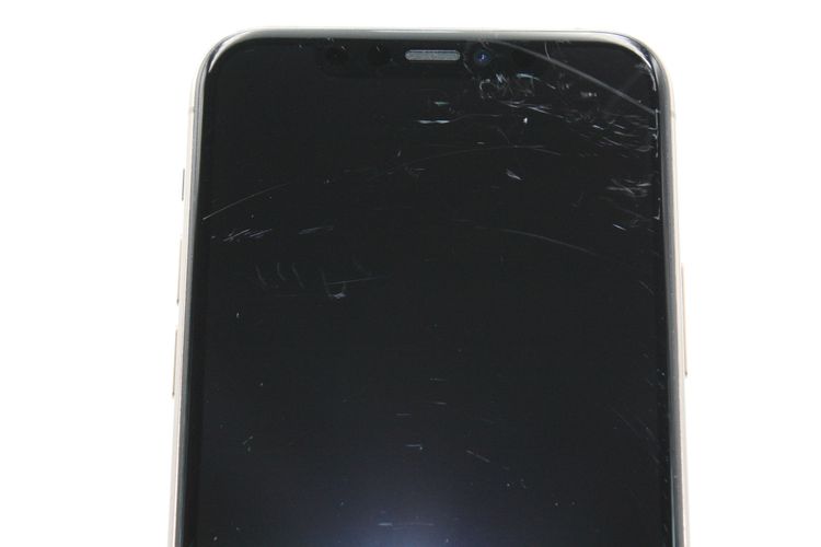 �������ò� �Хåƥ꡼�����ɹ�(99��) iPhone11Pro 64GB ������� C���