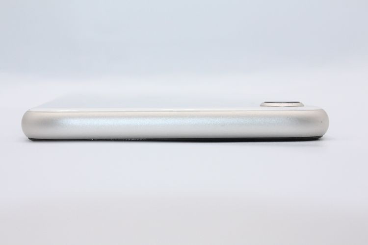 ���� �Хåƥ꡼�����ɹ�(100%) iPhoneSE ��3���� 64GB SIM�ե꡼ A���
