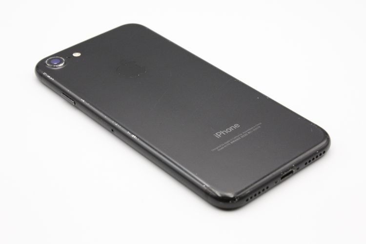 iPhone7 32GB SIM���å�����Ѥ� �֥�å� C���