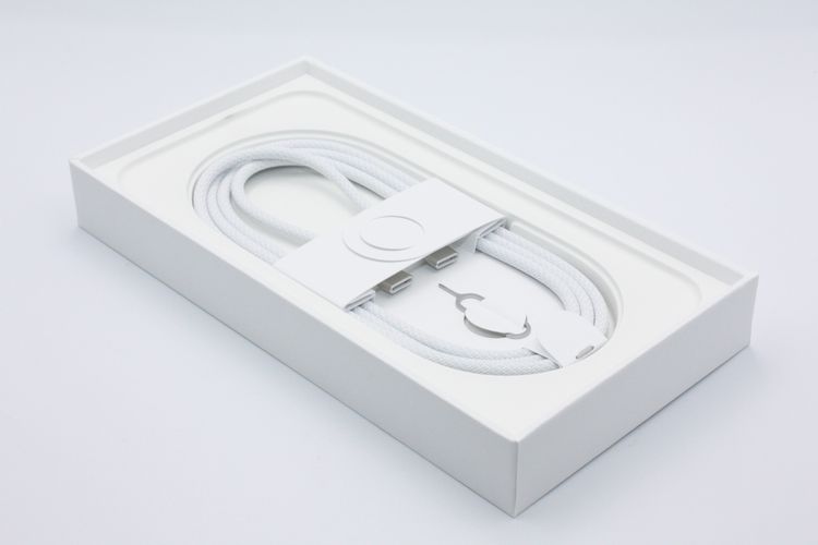 ���� �Хåƥ꡼�����ɹ�(100%) iPhone16e 128GB �֥�å� A���