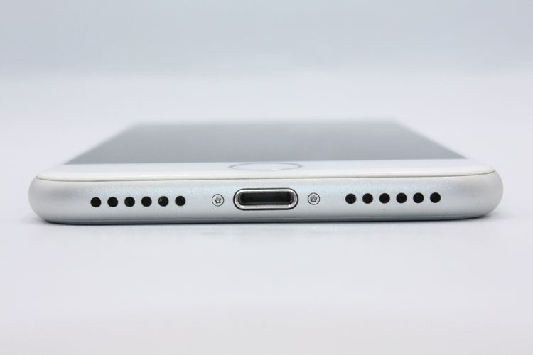 ���� �Хåƥ꡼�����ɹ�(96%) iPhone7 32GB SIM���å�����Ѥ� A���