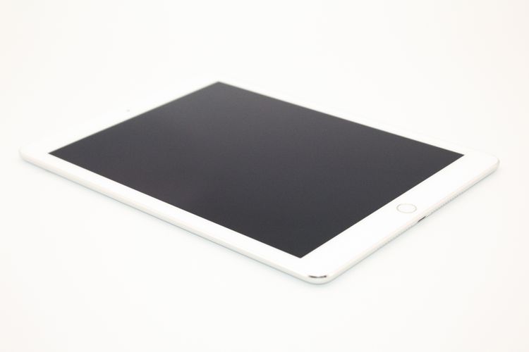 iPad Air 2 Wi-Fi + Cellular 16GB ����С� au A���