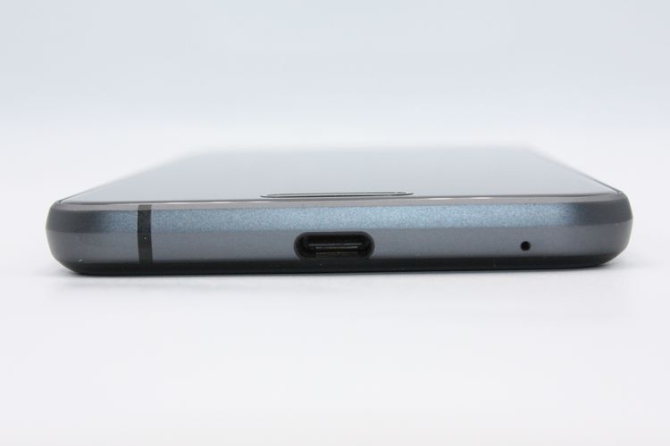 AQUOS sense3 SHV45 Black SIM���å�����Ѥ� B���