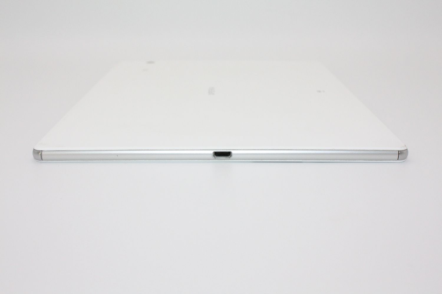 Xperia Z4 Tablet SOT31 au SIMロック解除済み㉛ RUUN10594】SIMフリーSIMロック解除済 au SONY Xperia Z4 Tablet