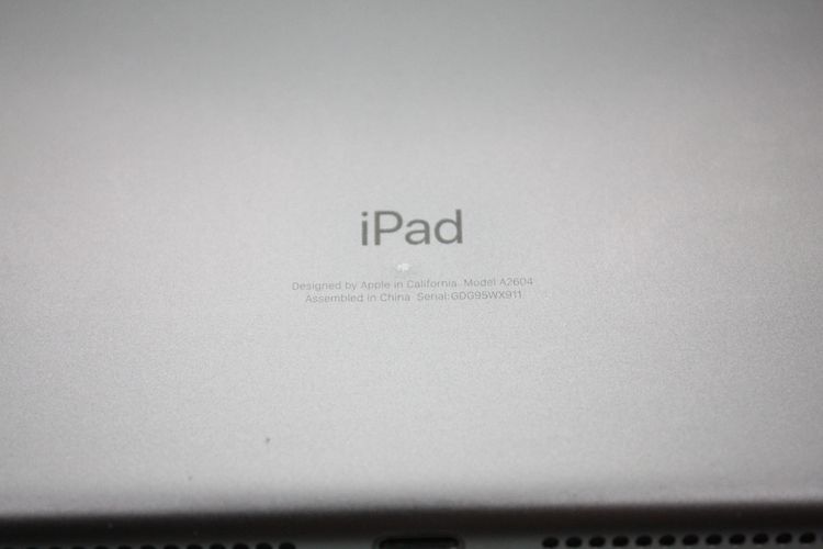 iPad ��9���� 64GB Wi-Fi + Cellular��ǥ� ���ڡ������쥤 B���