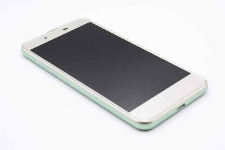 AQUOS U SHV37 au SIM���å�����Ѥ� �饤��ߥ������ B���