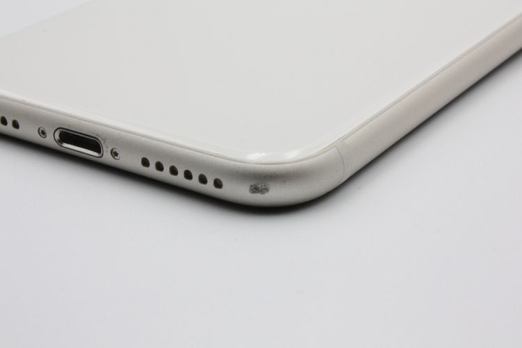 iPhoneSE ��3���� 64GB SIM�ե꡼ �������饤�� B���