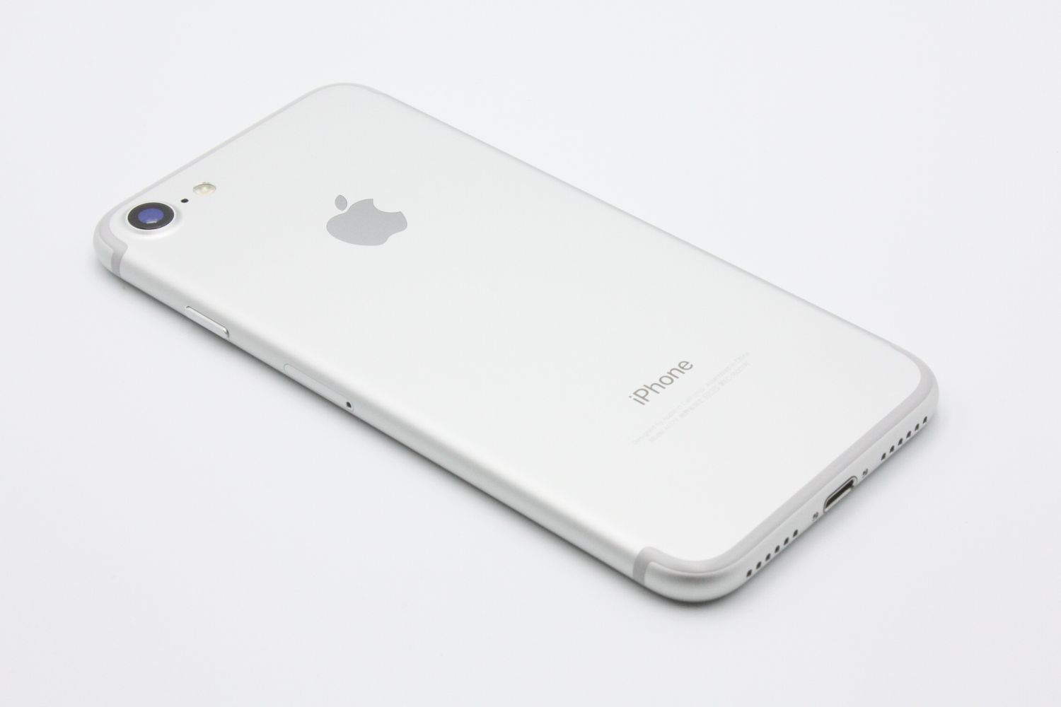 ムスビー｜美品 iPhone7 32GB SIMロック解除済み シルバー Aランク 