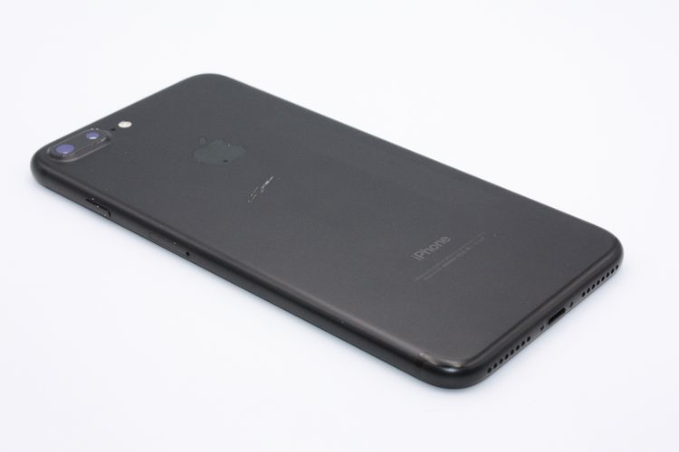 �������ò� iPhone7Plus 32GB SIM���å�����Ѥ� �֥�å� C���