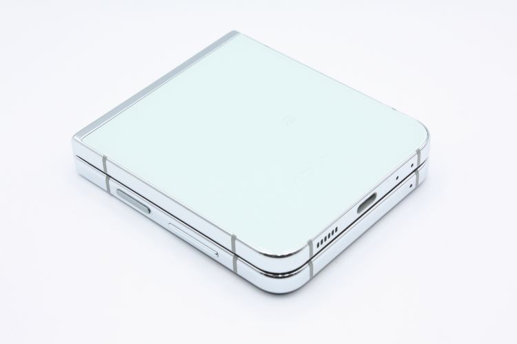 �������ò� Galaxy Z Flip5 SCG23 �ߥ�� au��SIM�ե꡼ B���