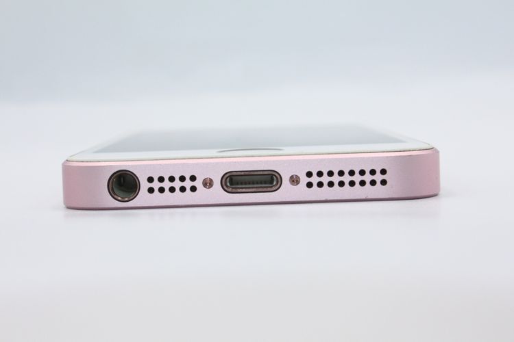 �������ò� iPhoneSE ��1���� 16GB SIM���å�����Ѥ� ������������� C���