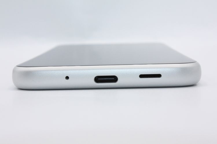 ���� GRATINA KYV48 �ۥ磻�� SIM���å�����Ѥ� A���