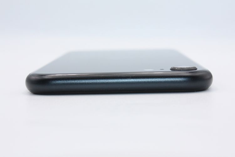 iPhoneSE ��3���� 64GB SIM�ե꡼ �ߥåɥʥ��� C���