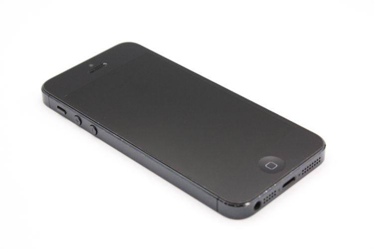 �������ò� iPhone5 16GB au �֥�å������졼�� C���