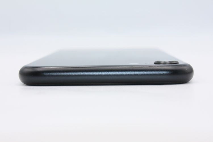 iPhoneSE ��3���� 64GB SIM�ե꡼ �ߥåɥʥ��� B���