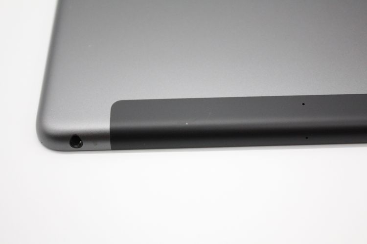 iPad ��9���� 64GB Wi-Fi + Cellular��ǥ� ���ڡ������쥤 B���