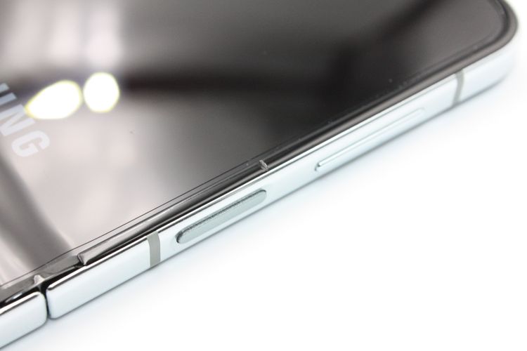 �������ò� Galaxy Z Flip5 SCG23 �ߥ�� au��SIM�ե꡼ B���