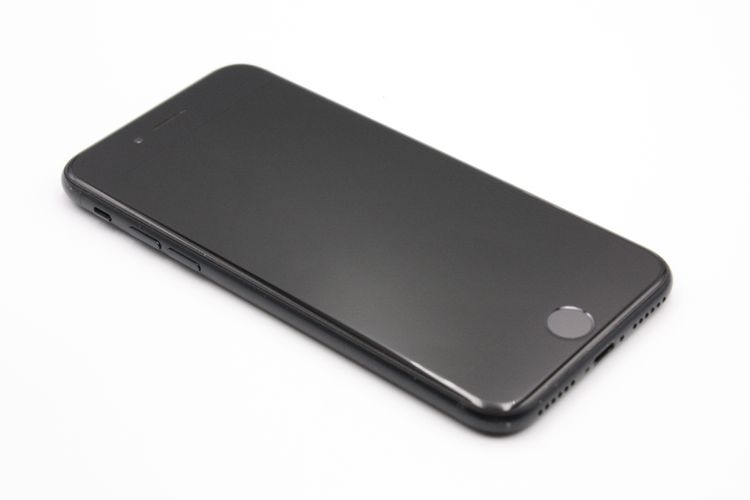 iPhoneSE ��3���� 64GB SIM�ե꡼ �ߥåɥʥ��� B���