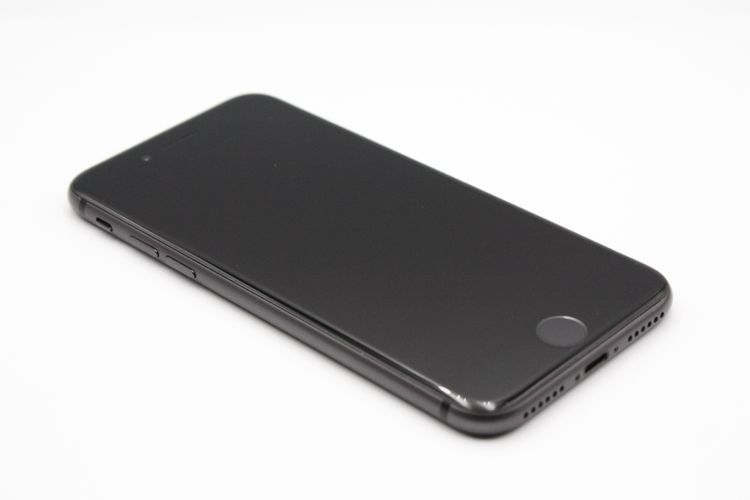 �������ò� iPhone8 64GB SIM���å�����Ѥ� ���ڡ������쥤 C���