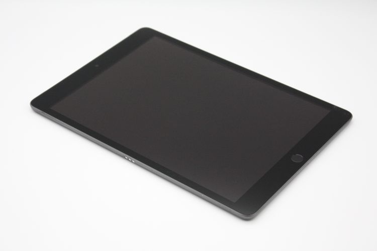 iPad ��9���� 64GB Wi-Fi + Cellular��ǥ� ���ڡ������쥤 B���