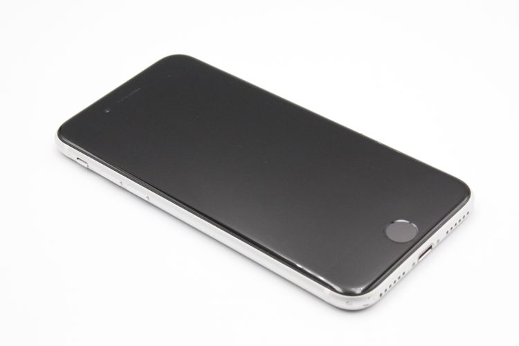 iPhoneSE ��2���� 64GB �ۥ磻�� SIM�ե꡼ C���