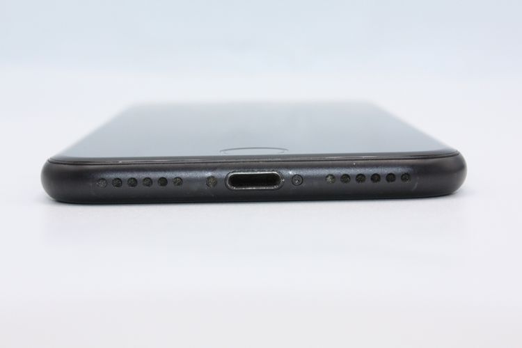 iPhone7 32GB SIM���å�����Ѥ� �֥�å� C���