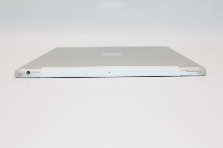 iPad ��9���� 64GB Wi-Fi + Cellular��ǥ� ����С� B���