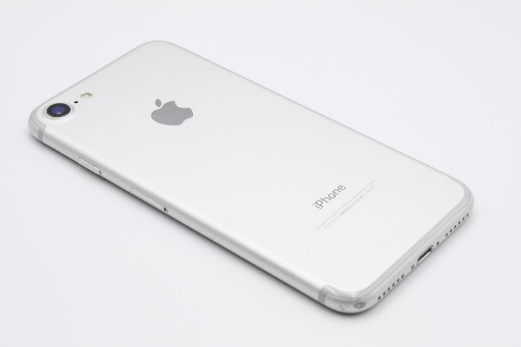 �Хåƥ꡼�����ɹ�(94%) iPhone7 32GB SIM���å�����Ѥ� ����С� C���