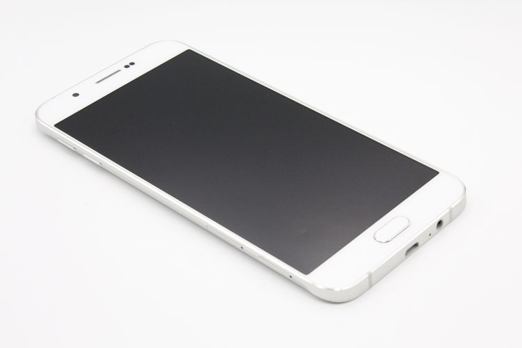 �������ò� Galaxy A8 SCV32 au SIM���å�����Ѥ� �ۥ磻�� B���
