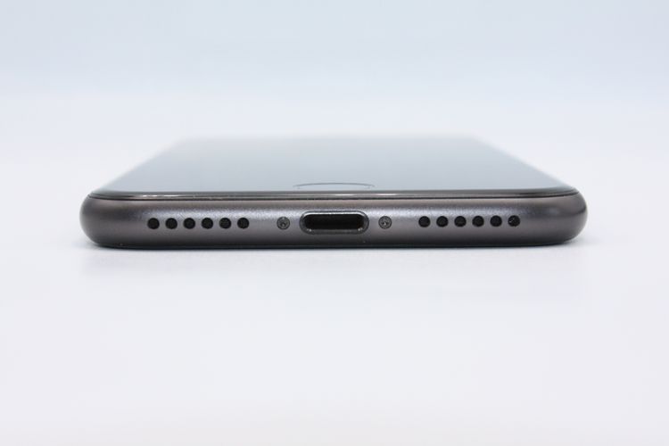 �������ò� iPhone8 64GB SIM���å�����Ѥ� ���ڡ������쥤 C���