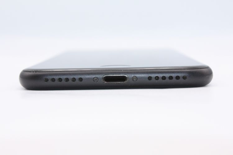 iPhone7 32GB SIM���å�����Ѥ� �֥�å� B���
