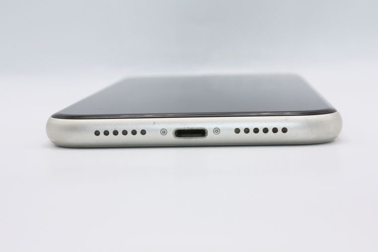 �������ò� iPhone11 64GB SIM���å�����Ѥ� �ۥ磻�� C���