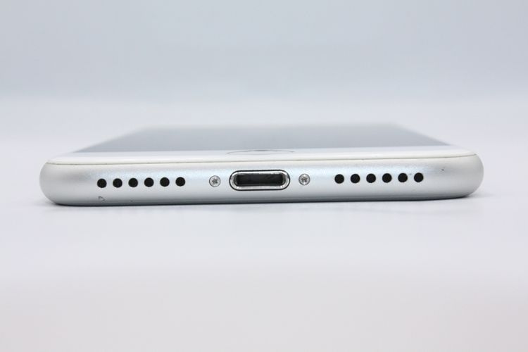 �Хåƥ꡼�����ɹ�(98%) iPhone7 32GB SIM���å�����Ѥ� ����С� B���