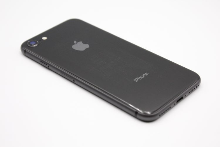 �������ò� iPhone8 64GB SIM���å�����Ѥ� ���ڡ������쥤 C���