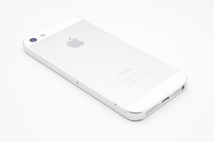 �������ò� iPhone5 16GB au �ۥ磻�ȡ�����С� C���