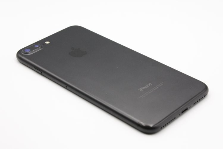 �������ò� iPhone7Plus 32GB SIM���å�����Ѥ� �֥�å� B���