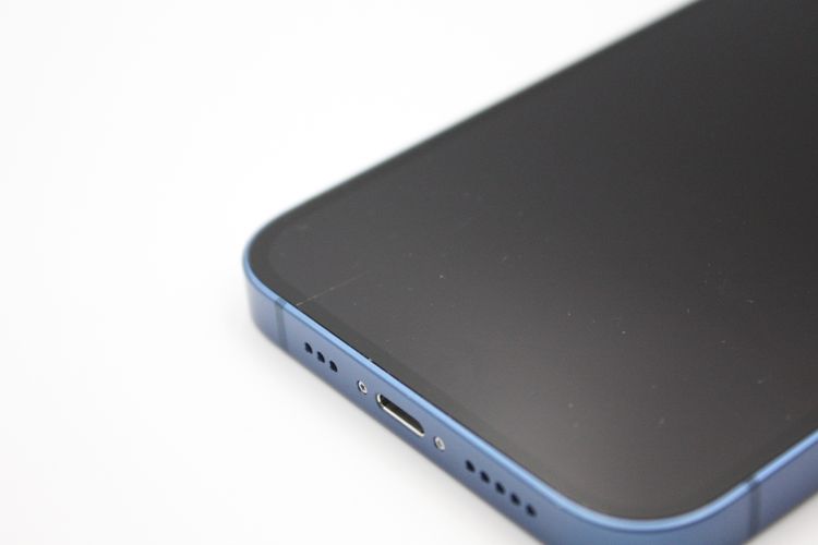 �Хåƥ꡼�����ɹ�(100��) iPhone13 128GB �֥롼 SIM�ե꡼