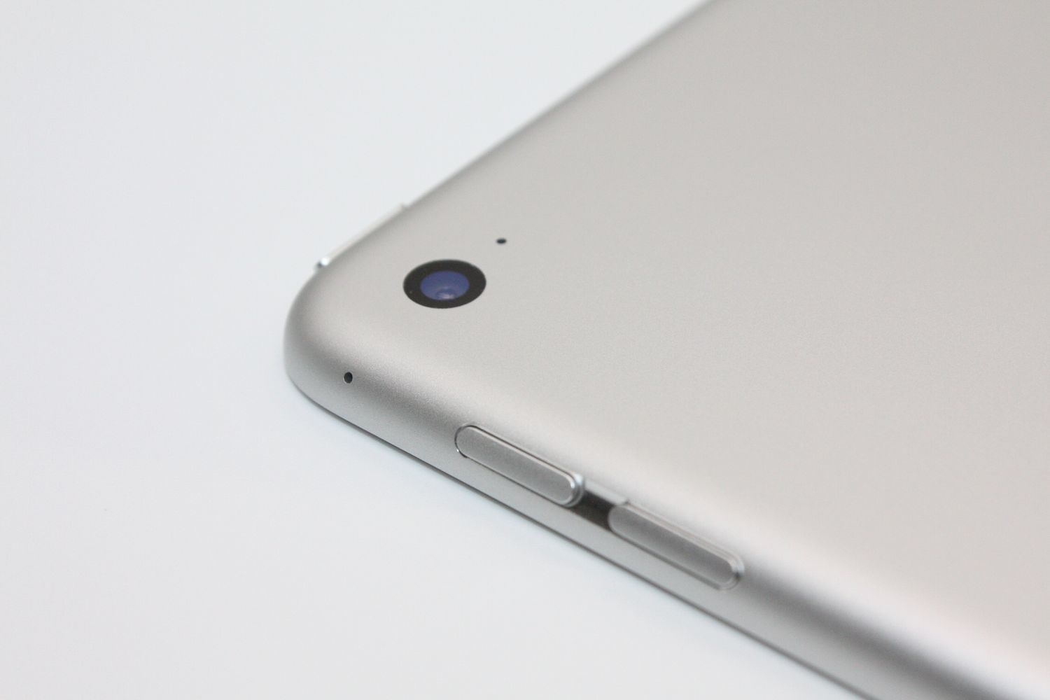 iPad Air 2 シルバー 16GB Wi-Fiモデル 本体 Apple iPad Air 2 Wi-Fiモデル 16GB MGLW2J/A [シルバー] 価格