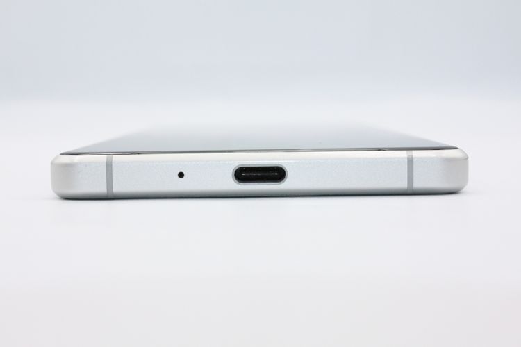Xperia 1 II SOG01 �ۥ磻�� SIM���å�����Ѥ� B���