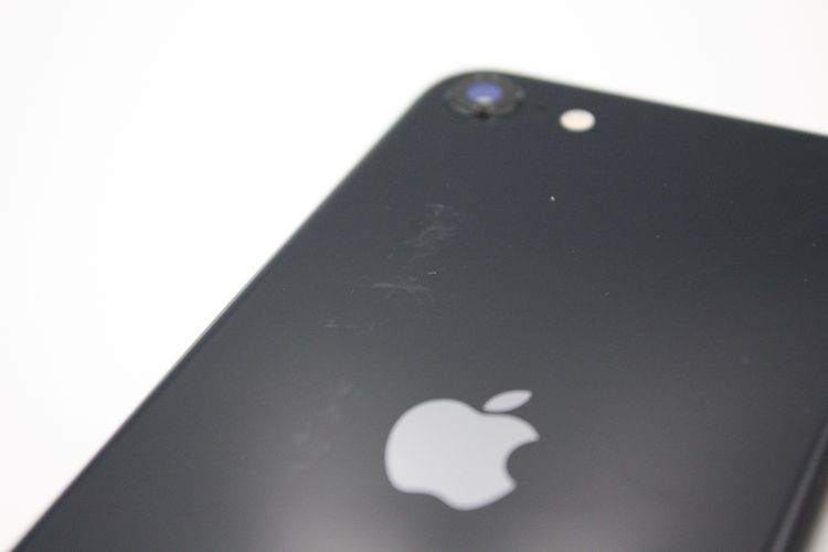 �Хåƥ꡼�����ɹ�(98%) iPhone SE ��3���� 64GB SIM�ե꡼