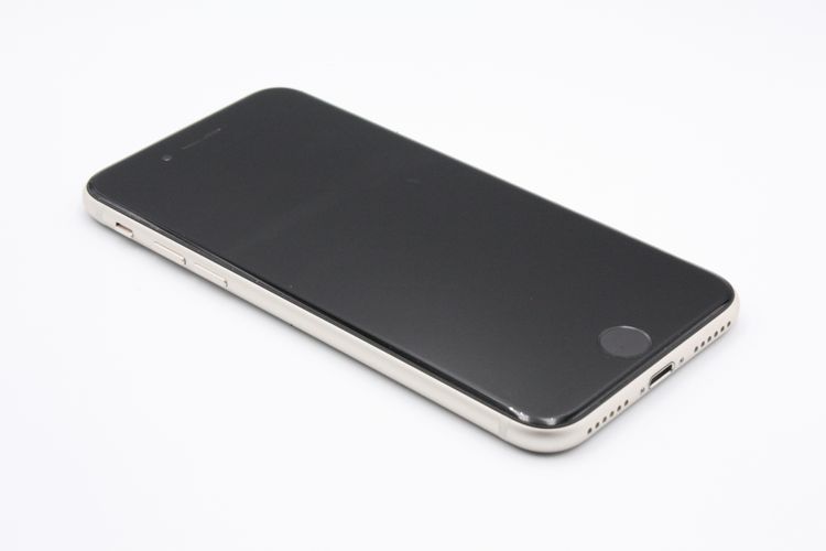 iPhoneSE ��3���� 64GB SIM�ե꡼ �������饤�� C���
